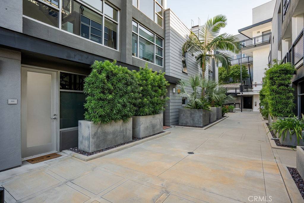 Los Angeles, CA 90029,4111 W Sunset BLVD #220