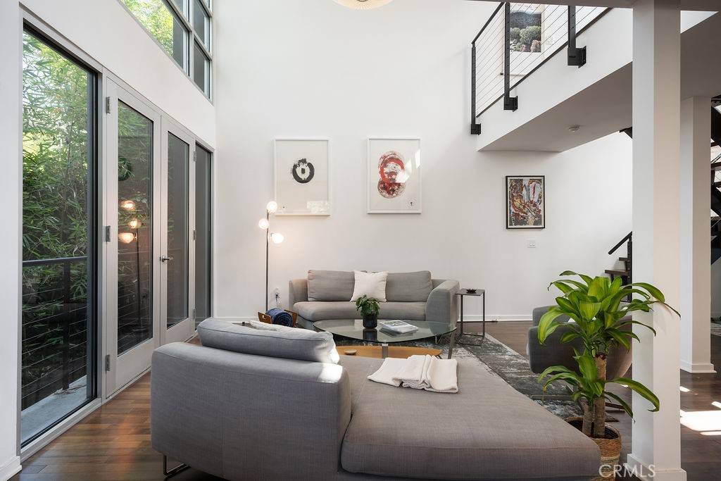 Los Angeles, CA 90029,4111 W Sunset BLVD #220