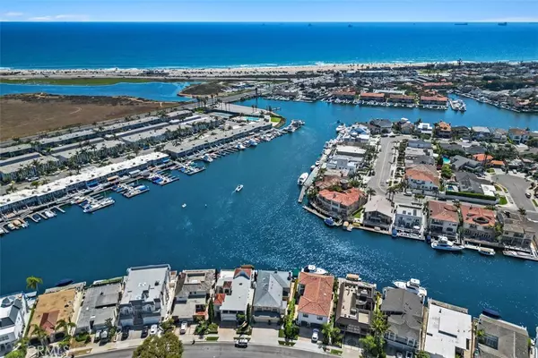 Huntington Beach, CA 92649,16975 Edgewater LN