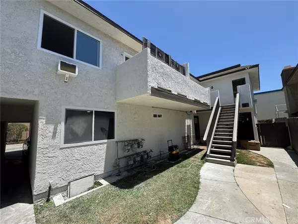 Huntington Beach, CA 92647,17422 Keelson LN