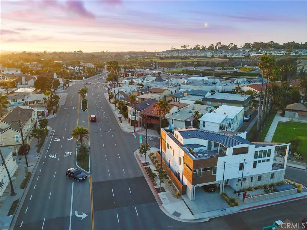 Newport Beach, CA 92663,4405 Channel PL