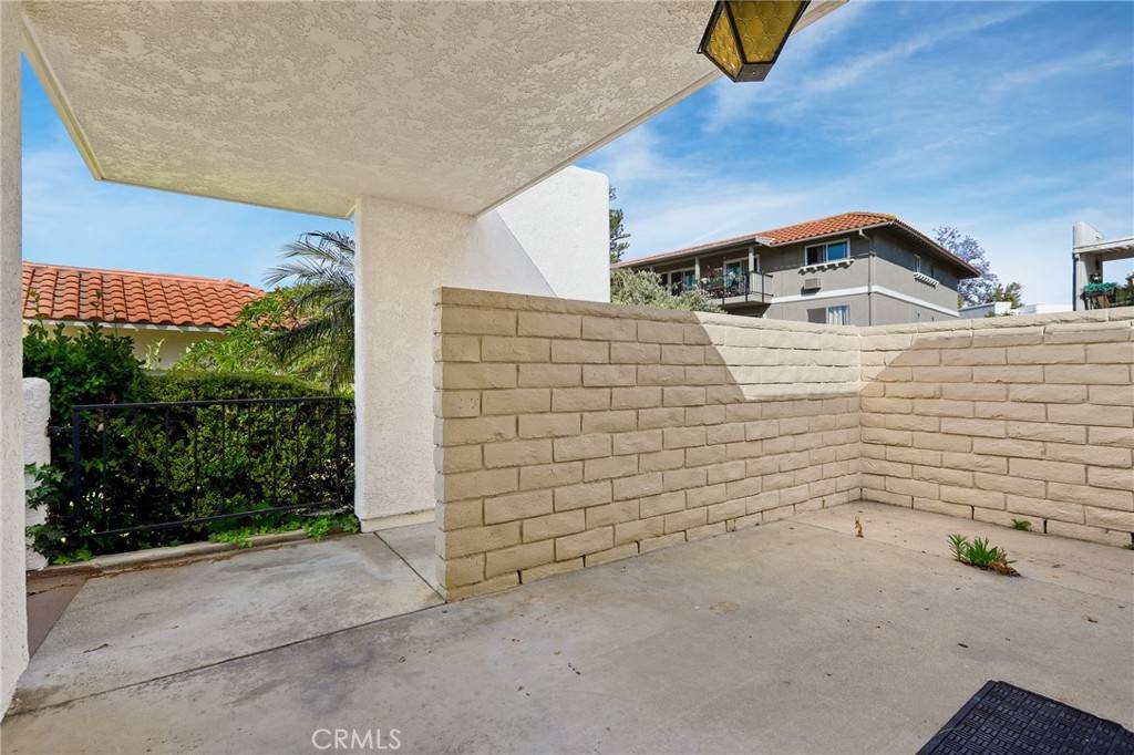 Laguna Woods, CA 92637,2179 Via Puerta #R