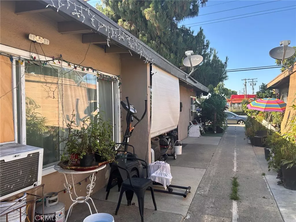 Santa Ana, CA 92704,2718 W Mcfadden AVE