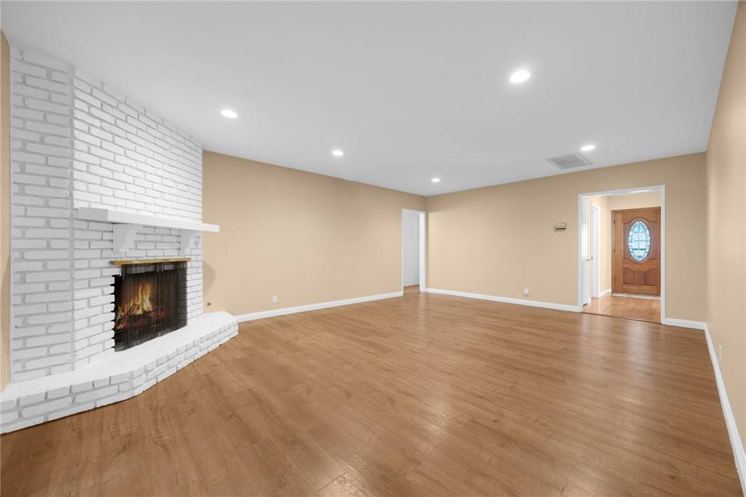 Lakewood, CA 90713,4159 Redline DR