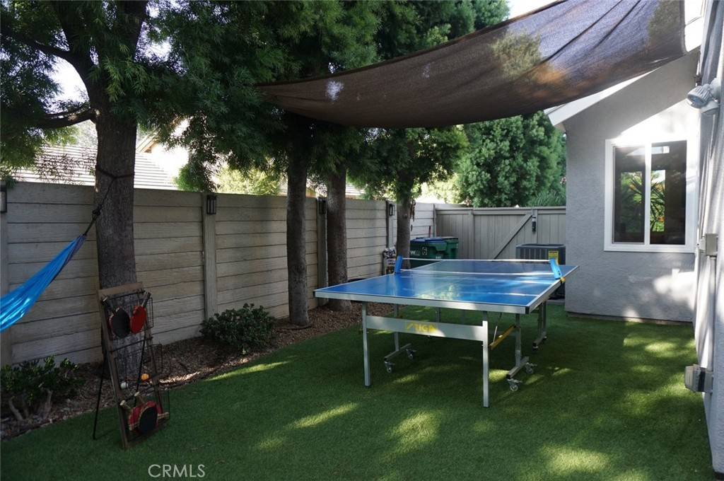 Irvine, CA 92614,6 Autumnleaf #56