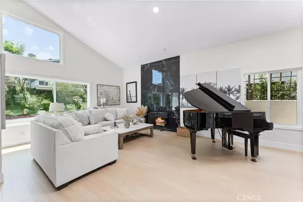 San Clemente, CA 92672,3208 Calle Grande