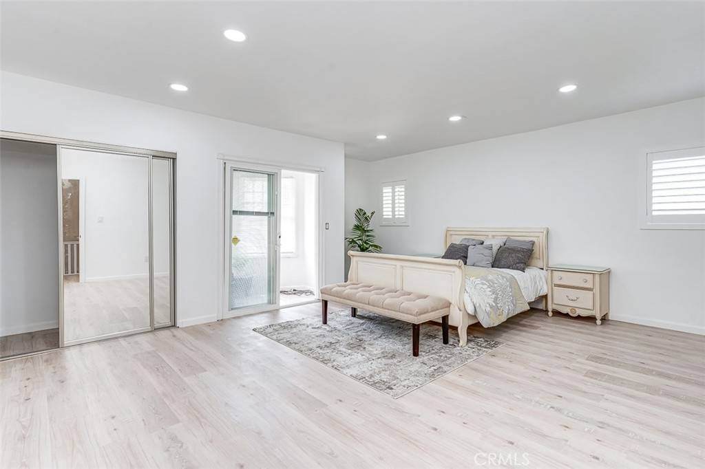 Los Angeles, CA 90005,715 S Norton AVE