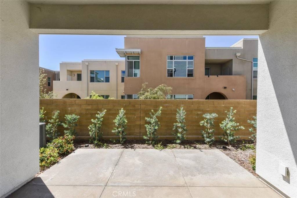 Irvine, CA 92618,113 Novel