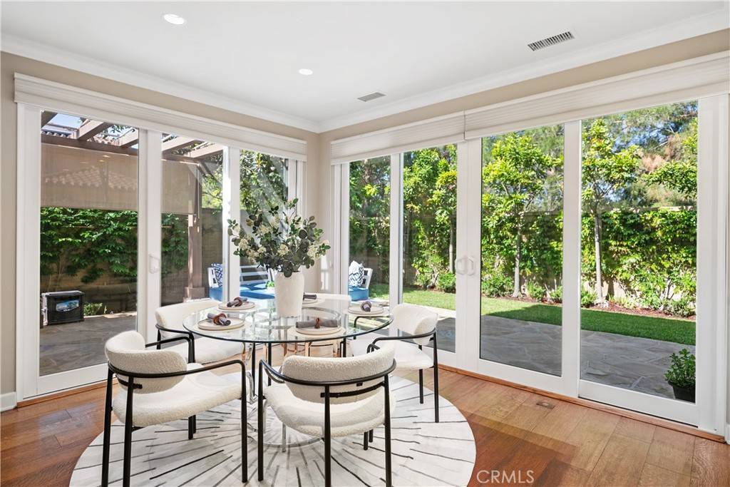 Irvine, CA 92618,32 Tesoro