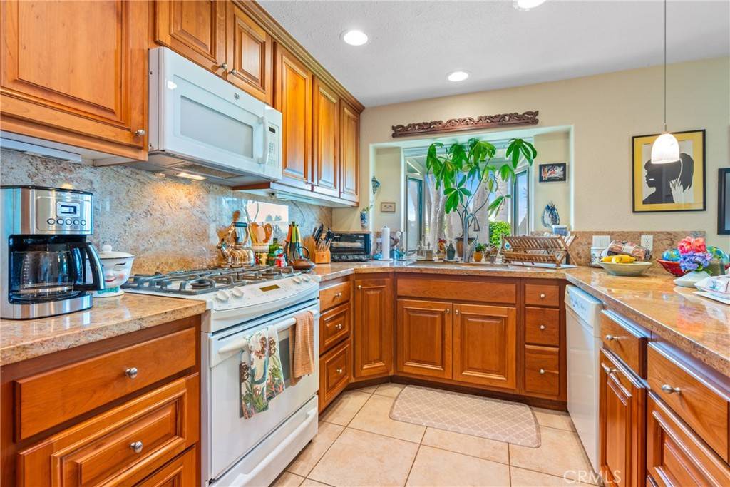 Huntington Beach, CA 92647,6351 Gloria DR
