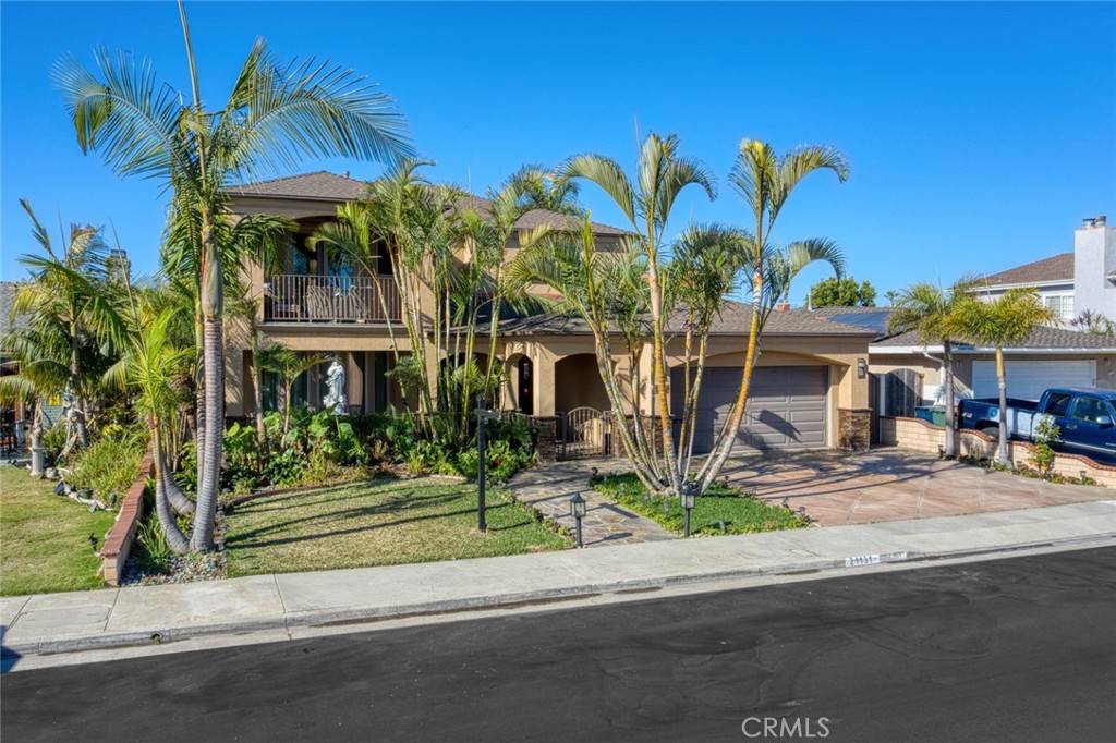21131 Greenboro LN, Huntington Beach, CA 92646