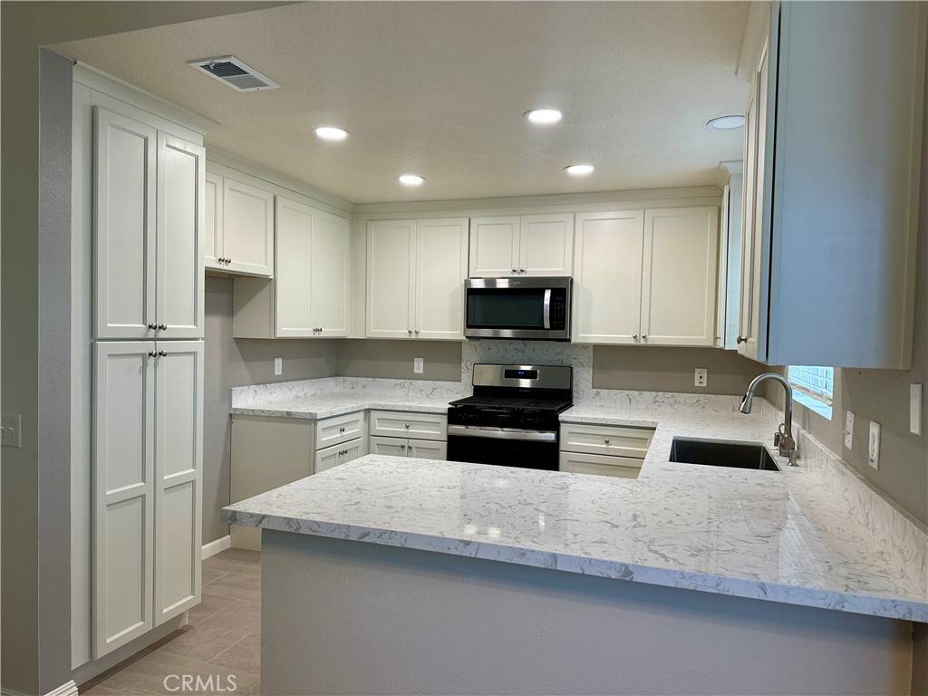 Aliso Viejo, CA 92656,23412 Pacific Park DR #34E