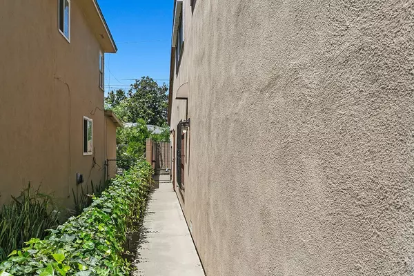 Long Beach, CA 90810,3431 Caspian AVE