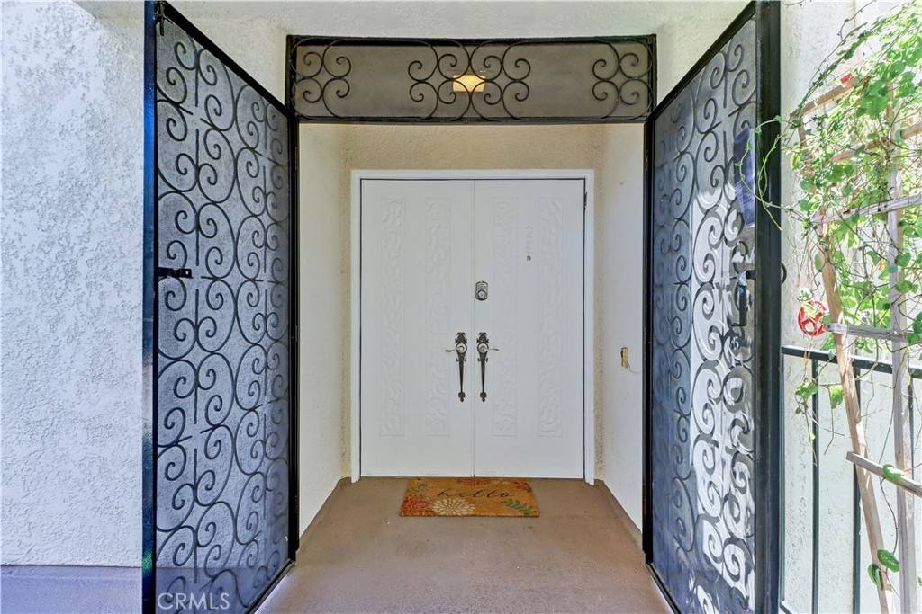 Laguna Woods, CA 92637,2391 Via Mariposa W #2E
