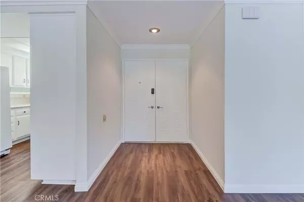 Laguna Woods, CA 92637,2391 Via Mariposa W #2E