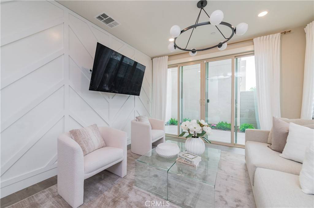 Irvine, CA 92618,111 Bosque