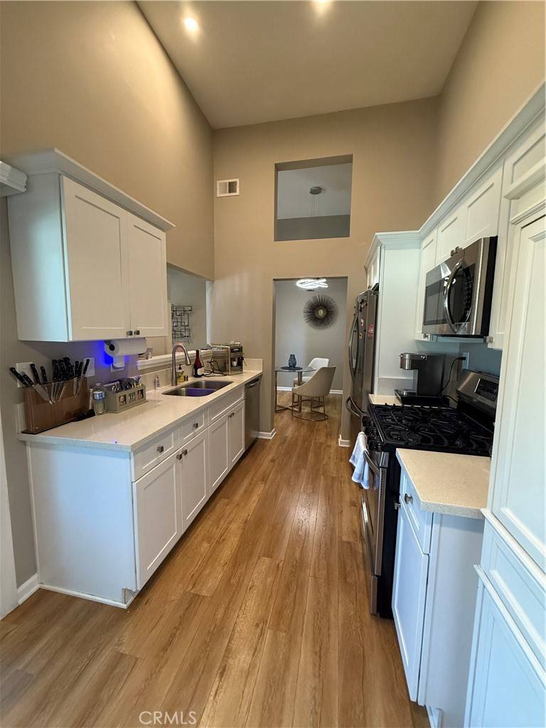 Huntington Beach, CA 92648,7322 Yellowtail Dr #205