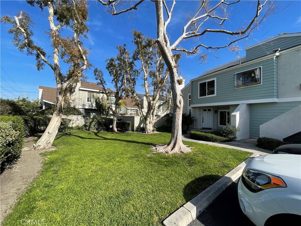 Irvine, CA 92606,381 Deerfield AVE
