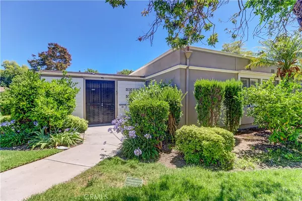 586 Avenida Majorca #B, Laguna Woods, CA 92637