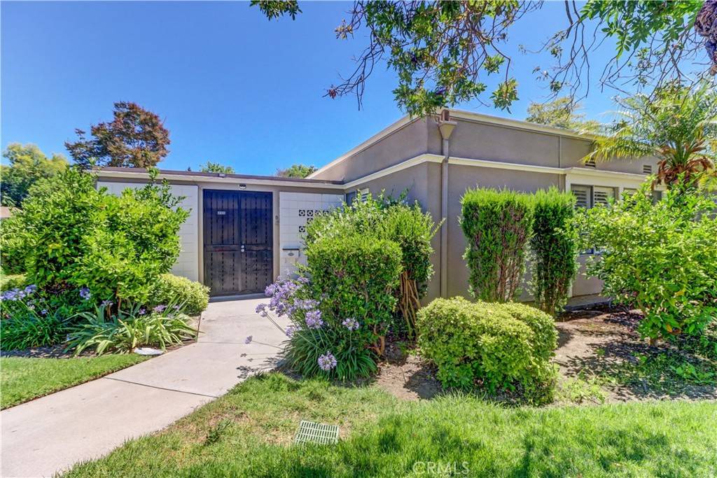 586 Avenida Majorca #B, Laguna Woods, CA 92637