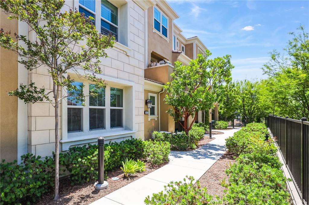 Lake Forest, CA 92610,105 High Meadow