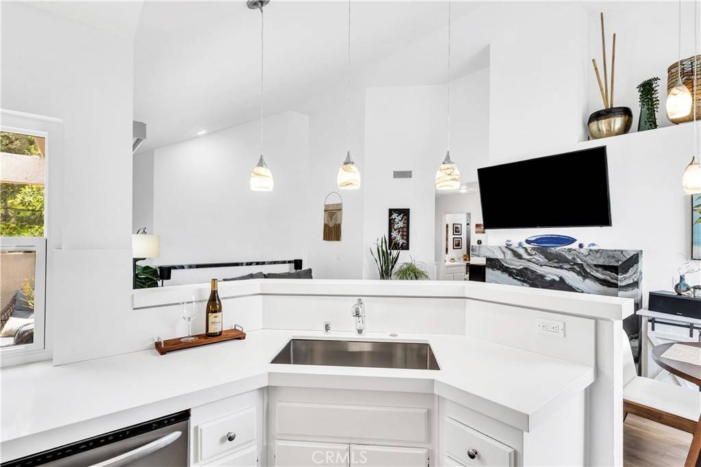 Laguna Niguel, CA 92677,2 Daytona #129