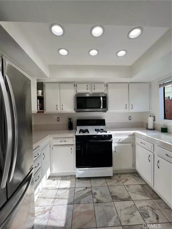 Costa Mesa, CA 92627,229 W Wilson ST #10