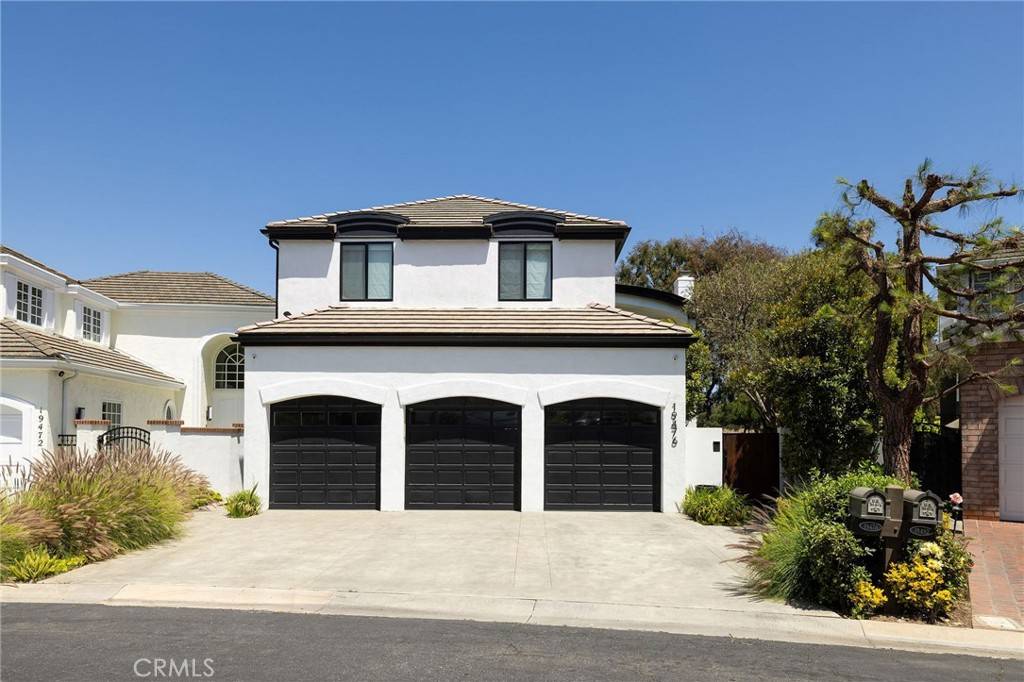 Huntington Beach, CA 92648,19476 Woodlands DR