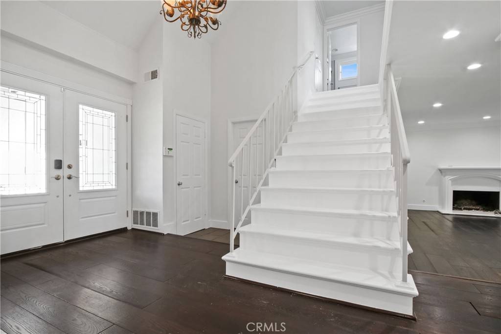 Tustin, CA 92780,14822 Foxcroft RD