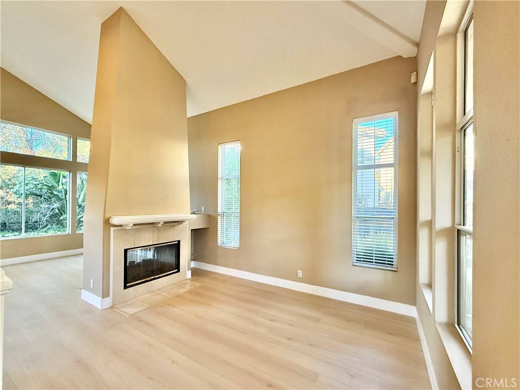 Rancho Santa Margarita, CA 92688,1 Acorn