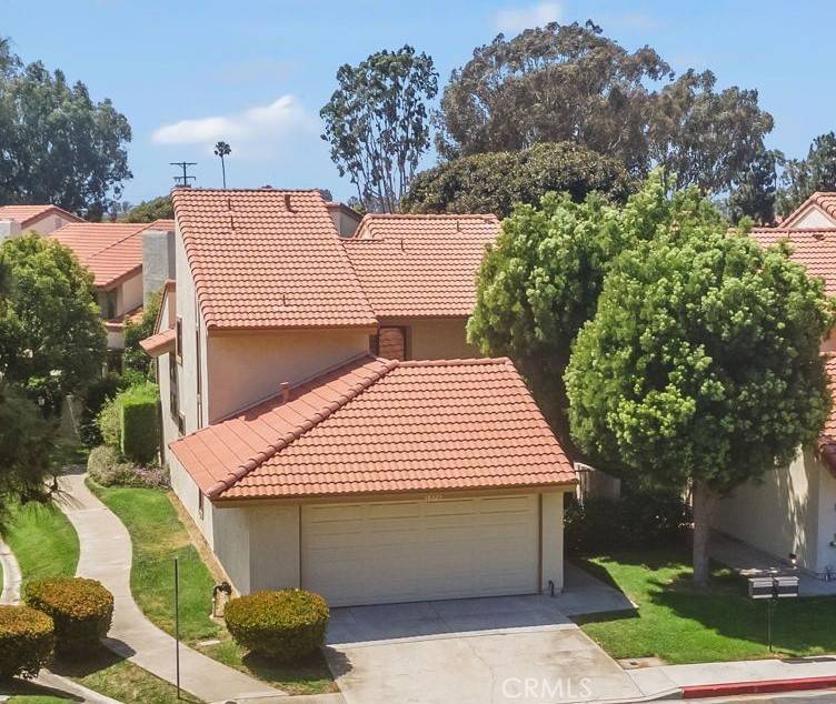 18325 Gum Tree LN, Huntington Beach, CA 92646