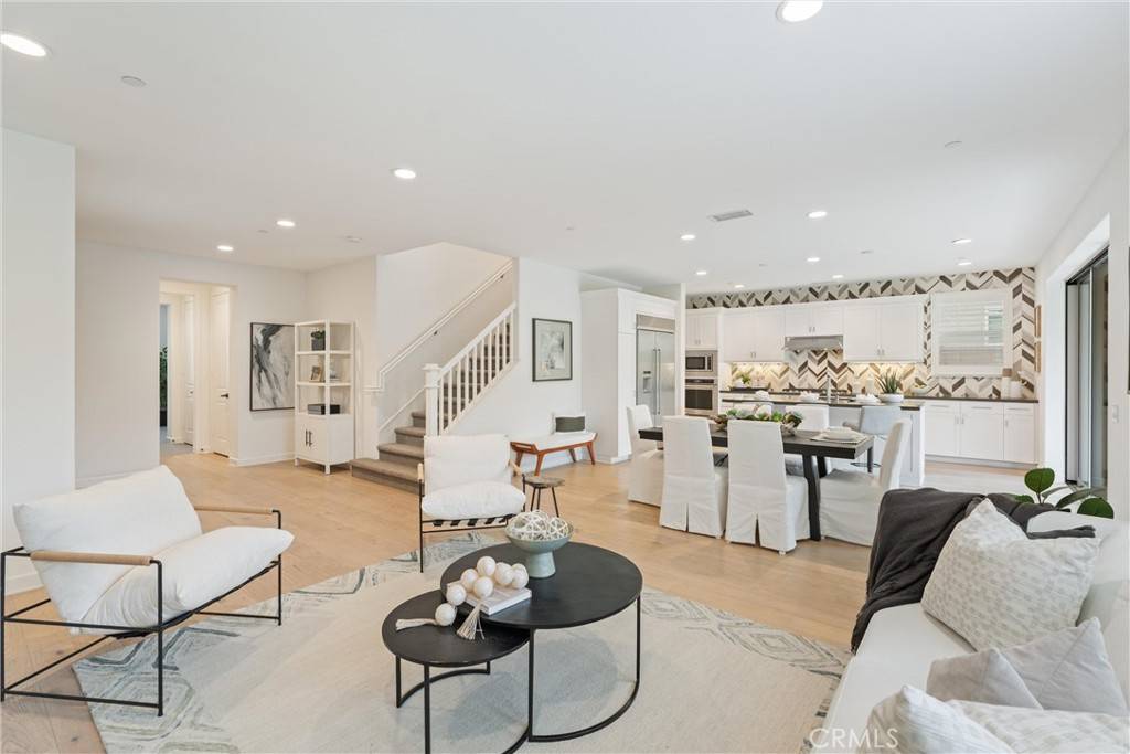 Tustin, CA 92782,287 Barnes RD