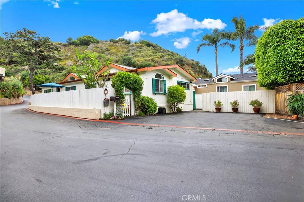 Laguna Beach, CA 92651,30802 Coast #M11