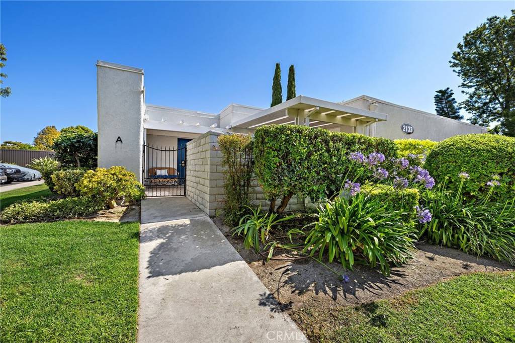 Laguna Woods, CA 92637,2133 Via Puerta #A