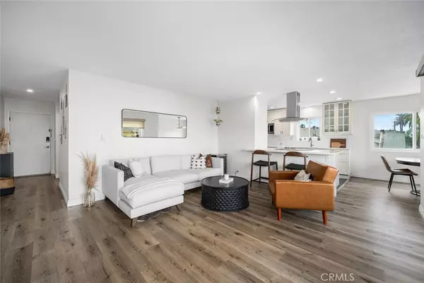 Long Beach, CA 90803,226 Grand #206