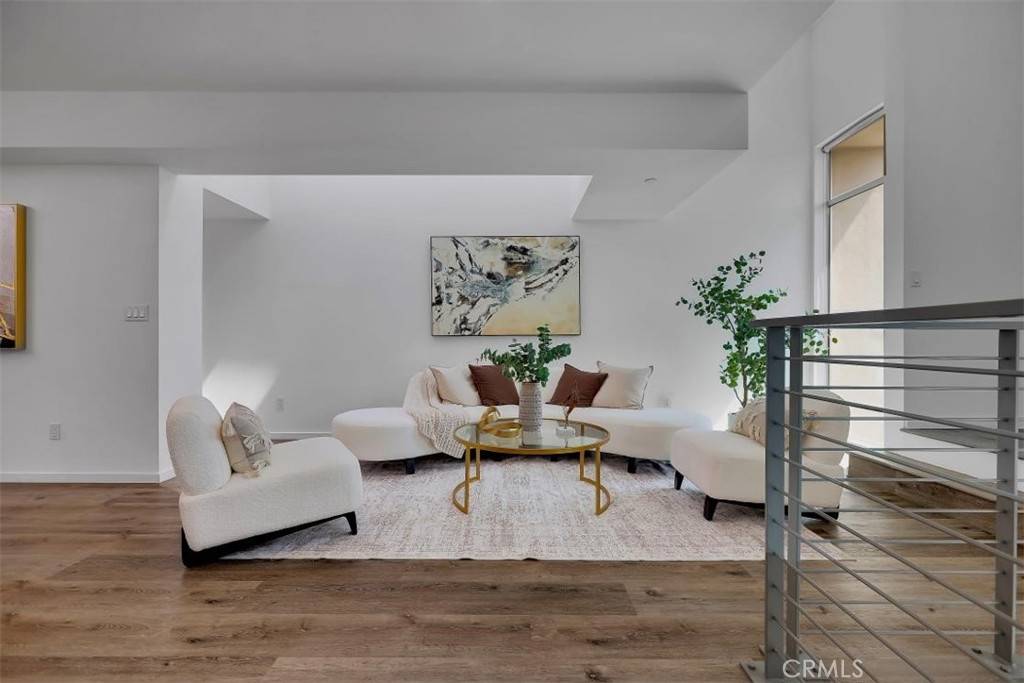 Los Angeles, CA 90045,6919 Knowlton PL