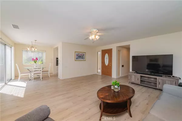 Laguna Woods, CA 92637,2245 Via Mariposa E #D