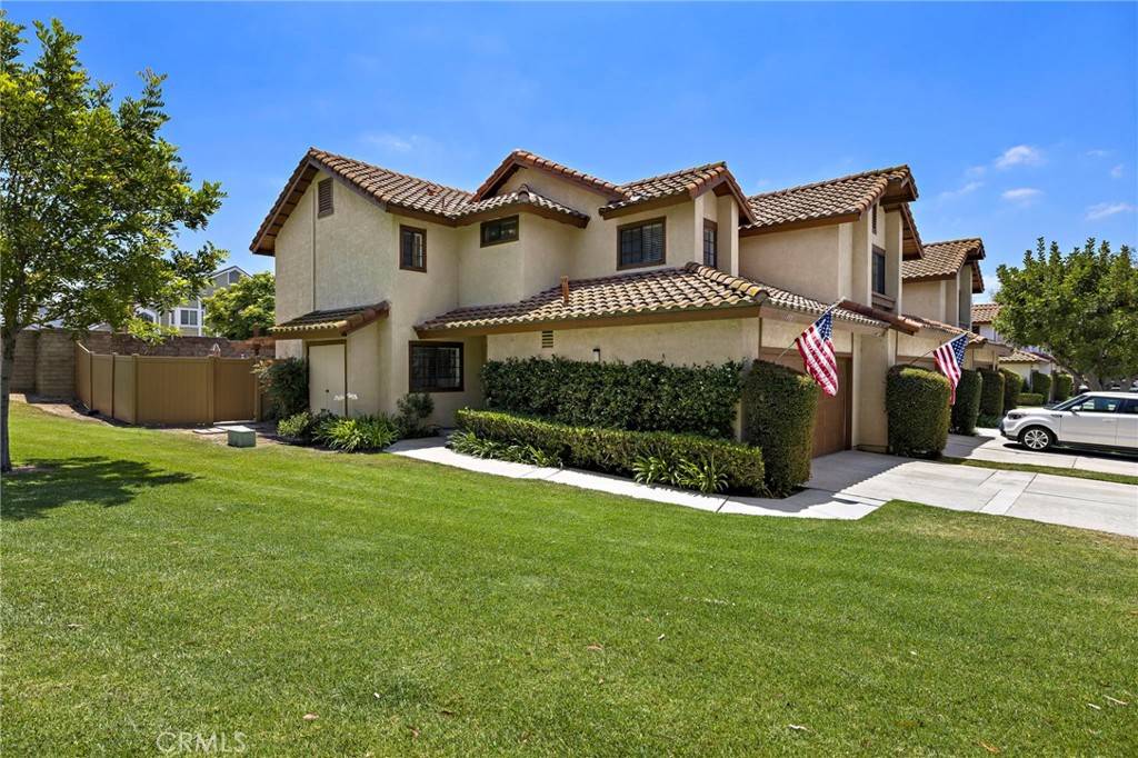Placentia, CA 92870,990 La Paz RD #49