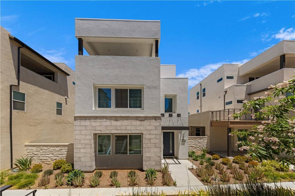 27216 W Coyote Bush Ct, Valencia, CA 91355