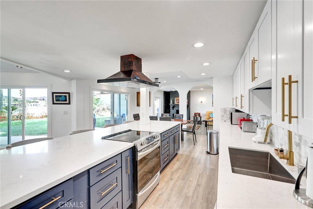 29795 Eagle Point DR, Canyon Lake, CA 92587
