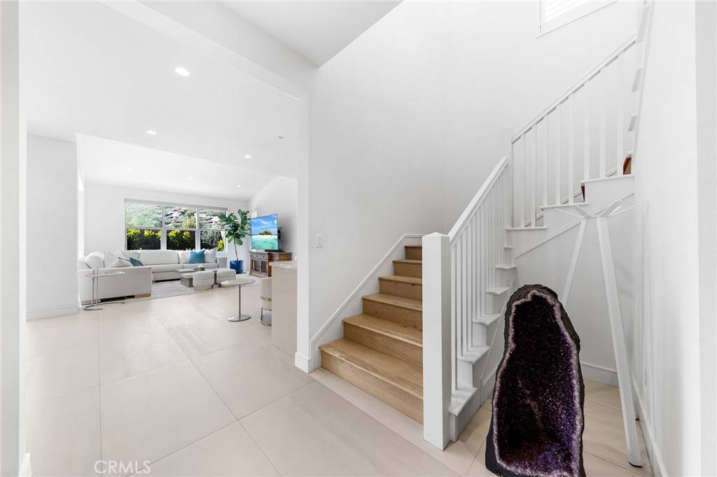 Irvine, CA 92602,119 Albero