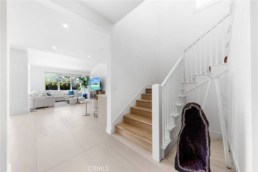 Irvine, CA 92602,119 Albero