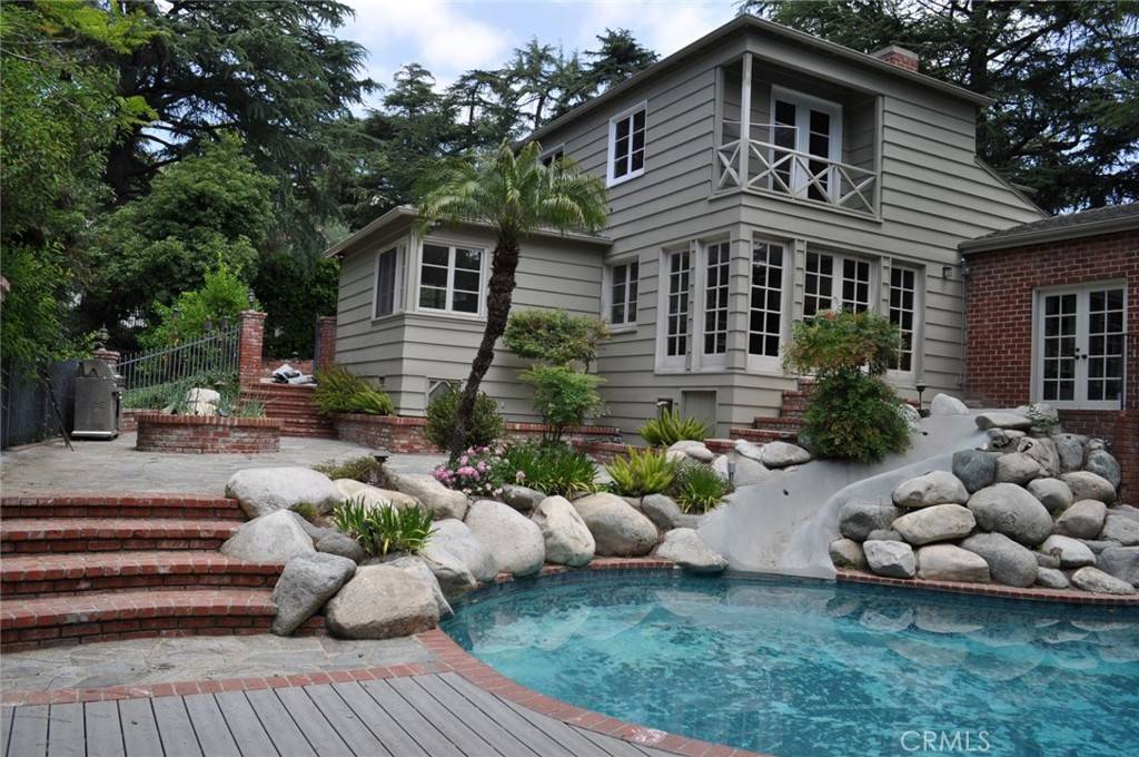 5227 Alta Canyada RD, La Canada Flintridge, CA 91011