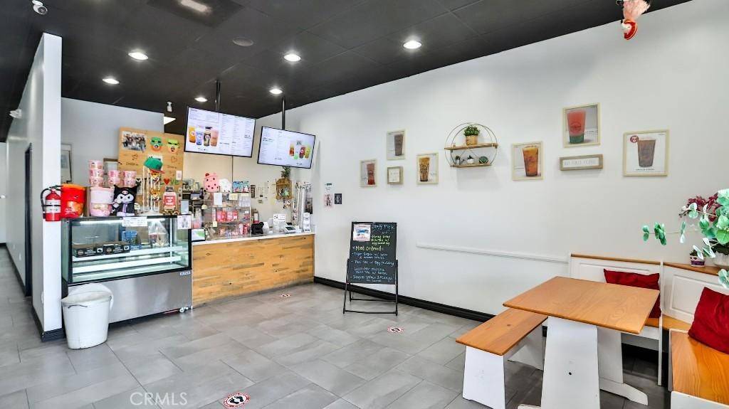 La Verne, CA 91750,1457 Foothill #H