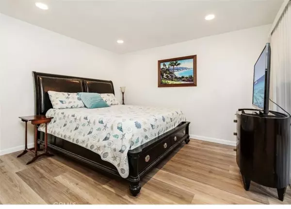 Laguna Hills, CA 92653,22152 Caminito Amor