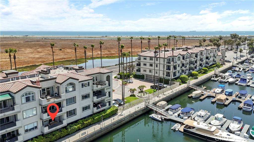 Huntington Beach, CA 92649,4167 Warner AVE #102