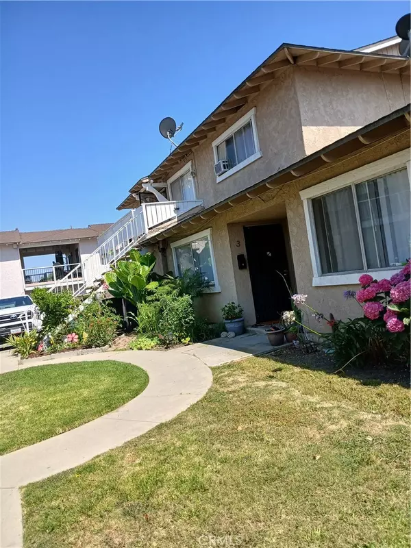 Huntington Beach, CA 92647,16542 Sabot LN