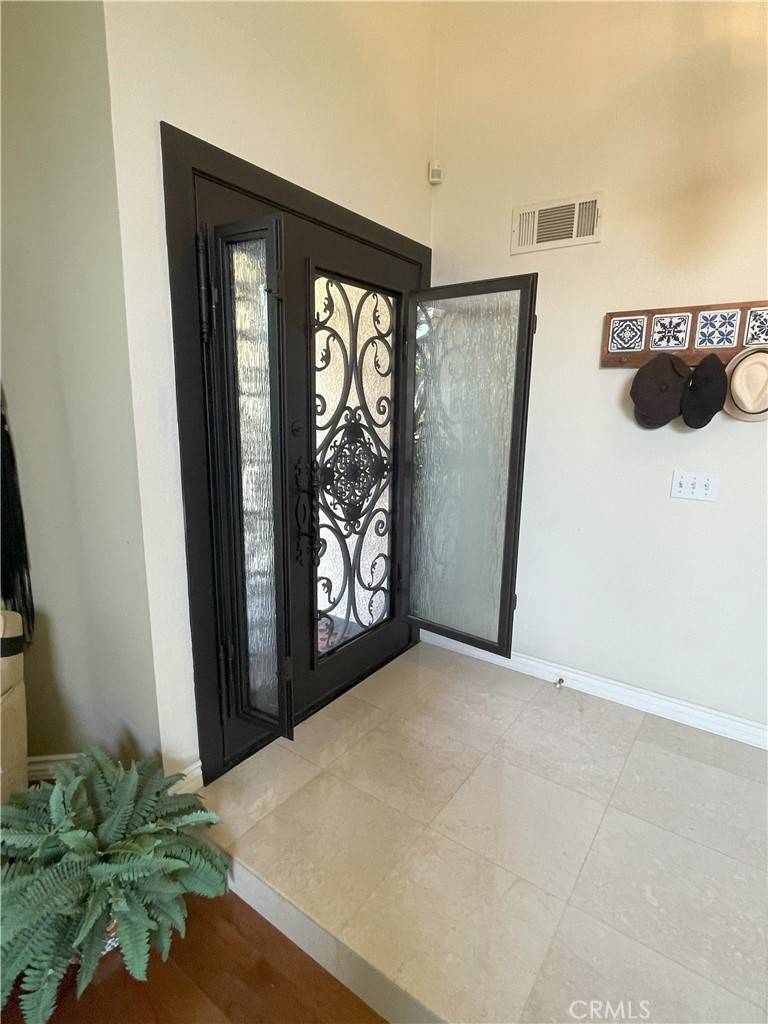 Aliso Viejo, CA 92656,17 Thornbird