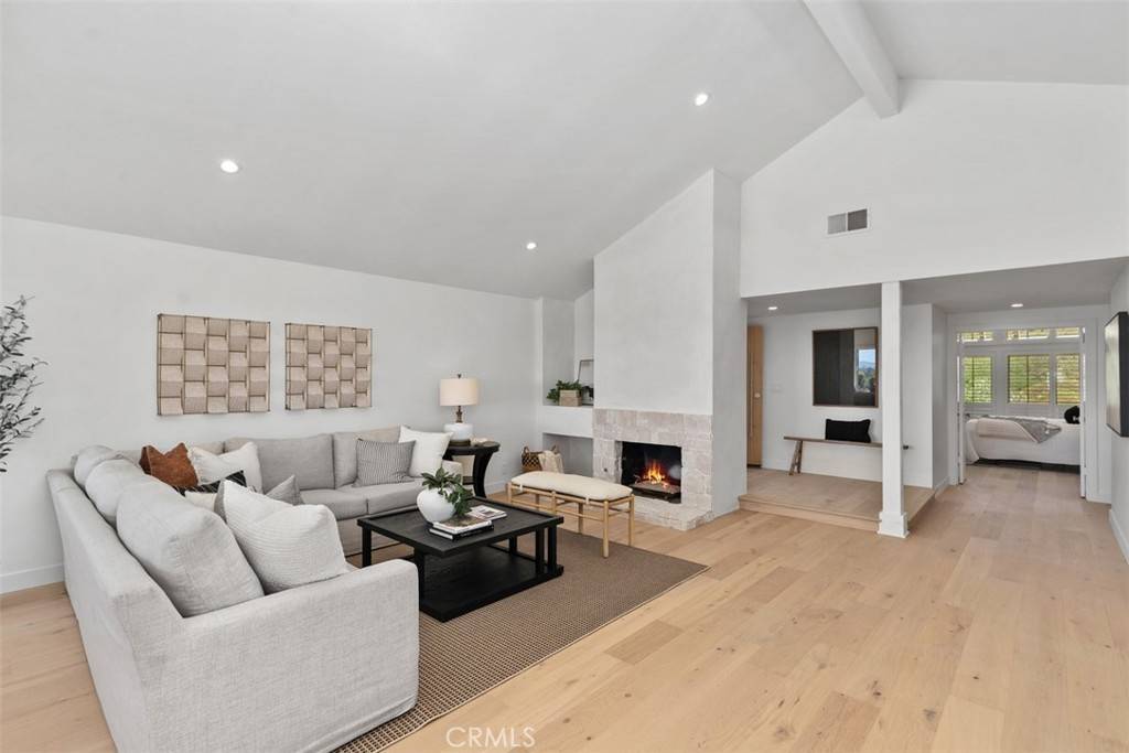 San Clemente, CA 92672,317 Calle Familia