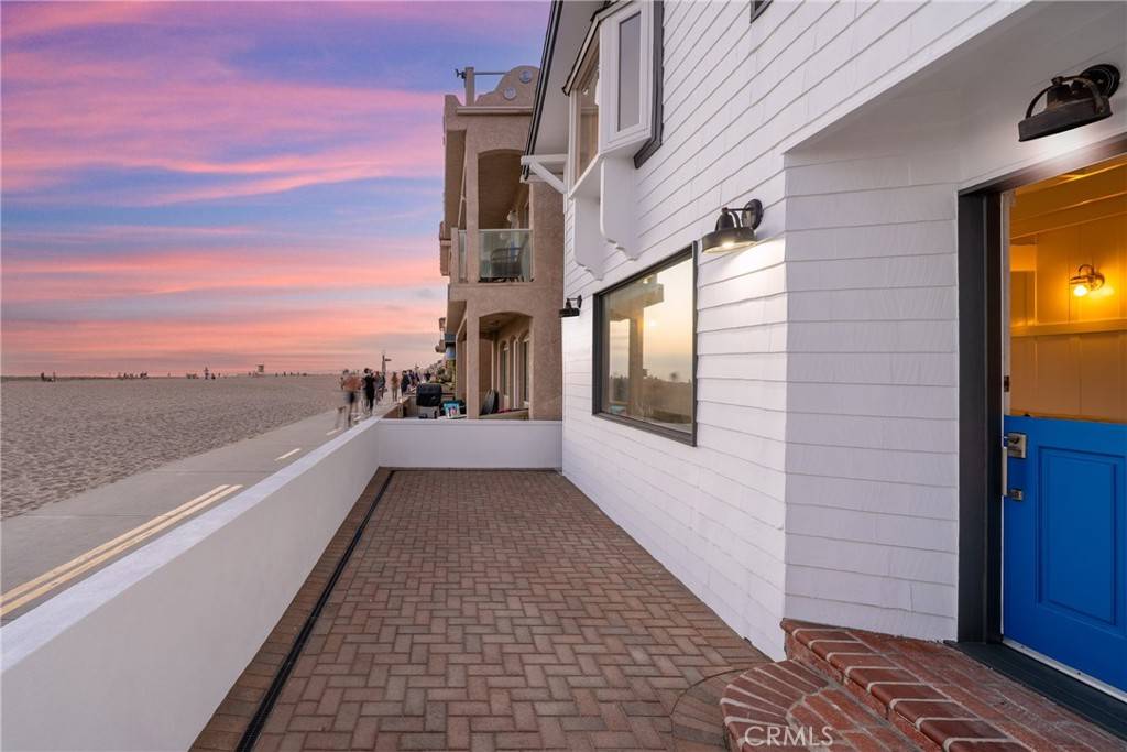Newport Beach, CA 92663,2500 W Oceanfront